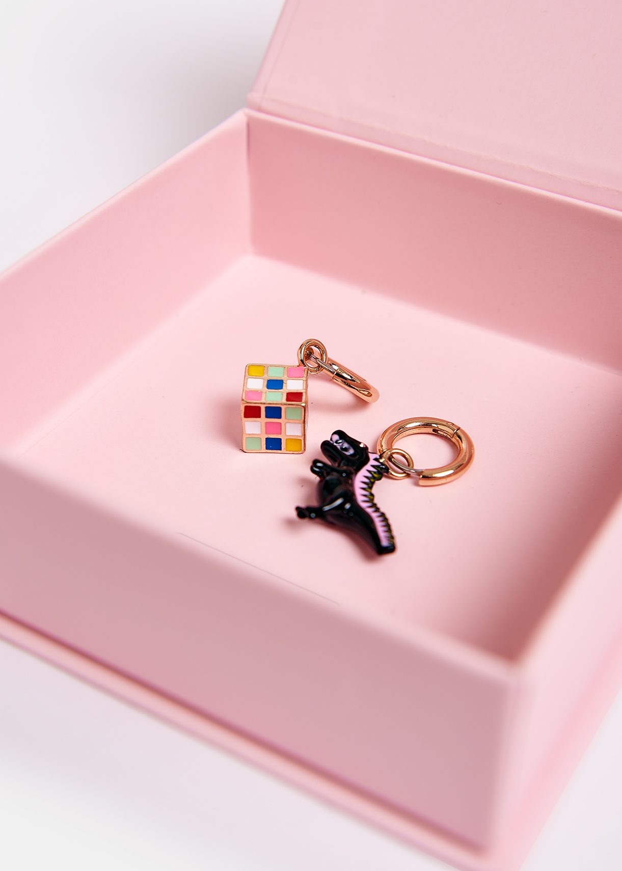 pink-luxurious-and-reusable-fsc-certified-gift-box-size-xxs